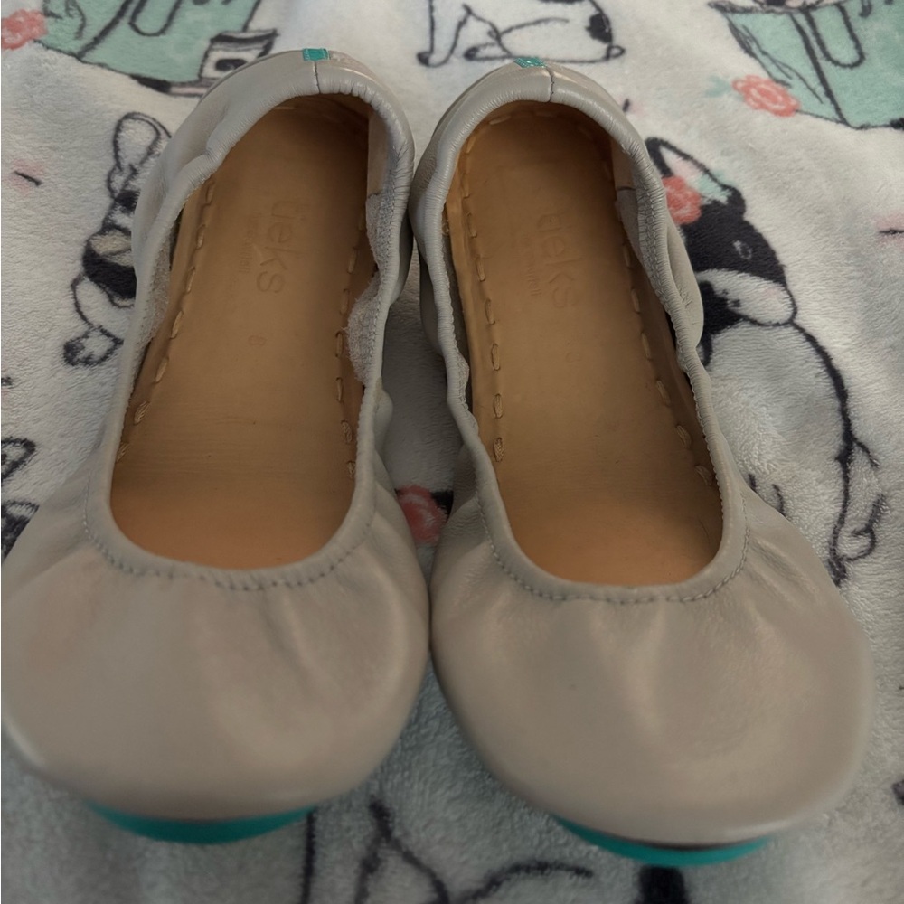 Tieks 8